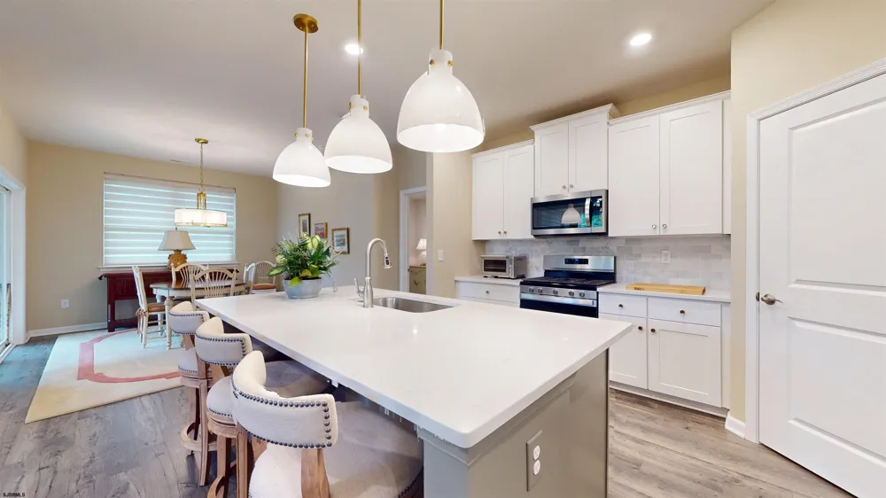 138 Laquinta Drive Egg Harbor Township, NJ 08234
