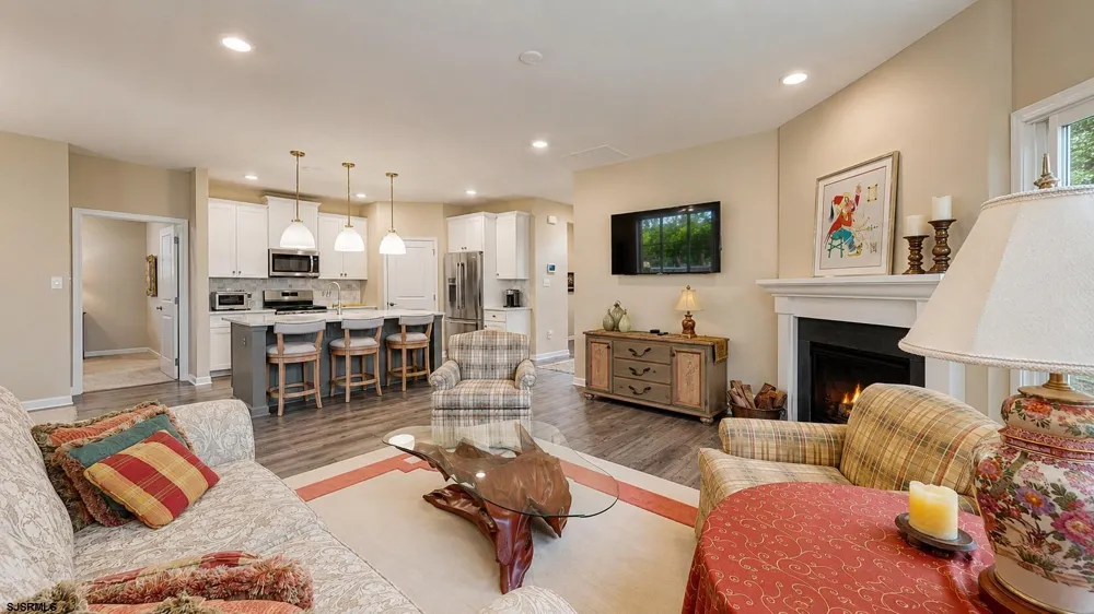138 Laquinta Drive Egg Harbor Township, NJ 08234