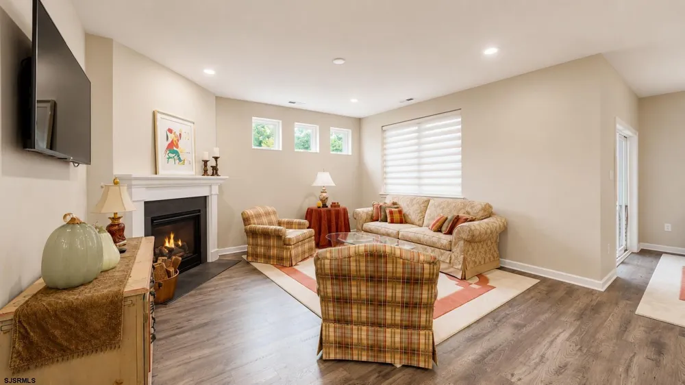 138 Laquinta Drive Egg Harbor Township, NJ 08234