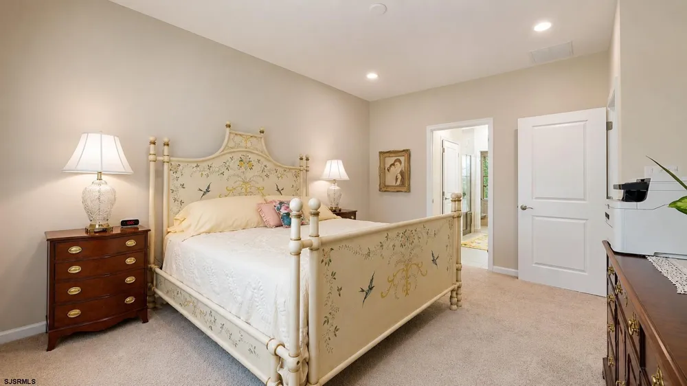 138 Laquinta Drive Egg Harbor Township, NJ 08234