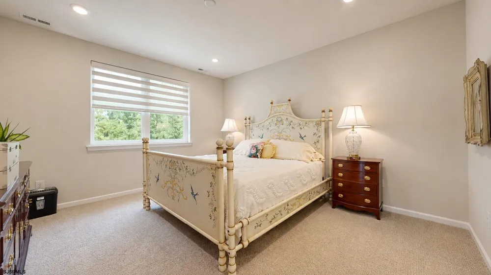 138 Laquinta Drive Egg Harbor Township, NJ 08234