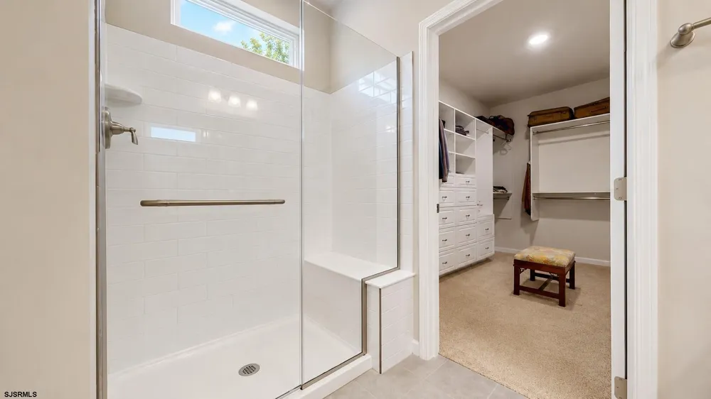 138 Laquinta Drive Egg Harbor Township, NJ 08234
