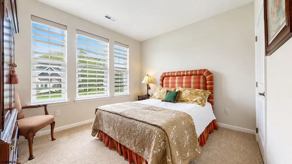 138 Laquinta Drive Egg Harbor Township, NJ 08234