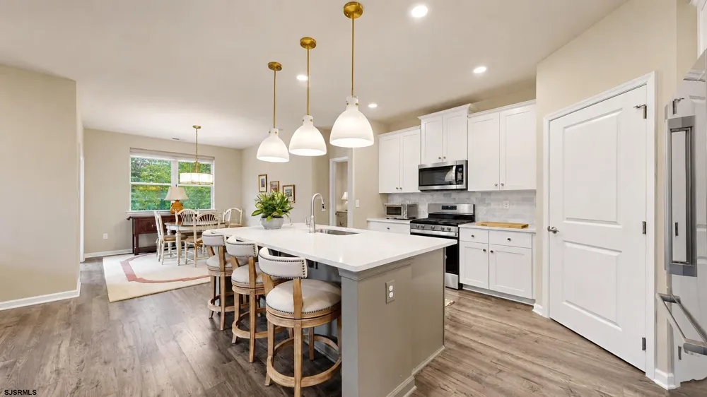 138 Laquinta Drive Egg Harbor Township, NJ 08234
