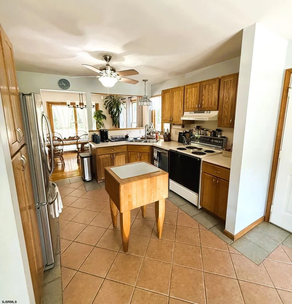 29 Birdsall Dr Upper Deerfield Township, NJ 08302