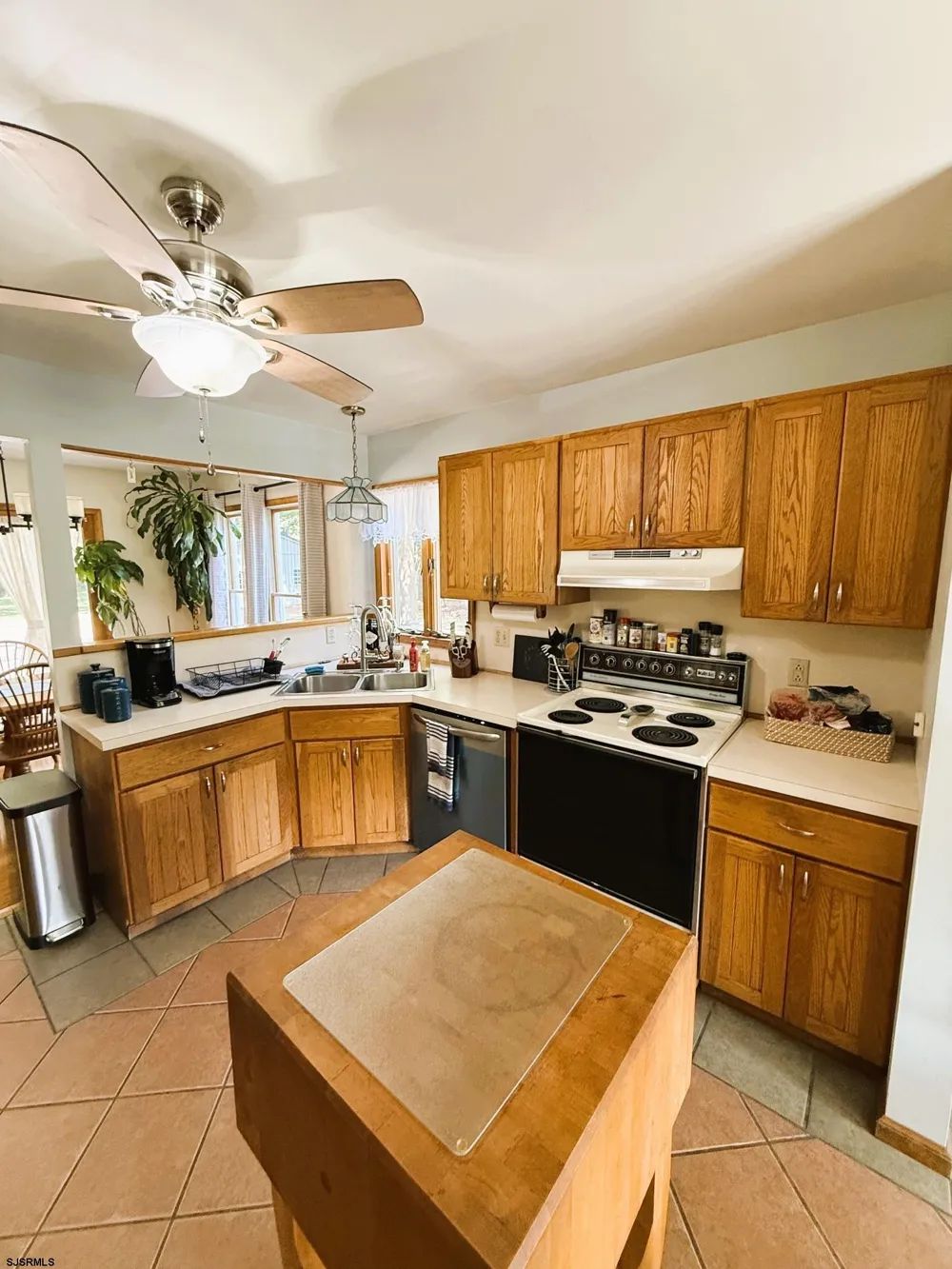 29 Birdsall Dr Upper Deerfield Township, NJ 08302