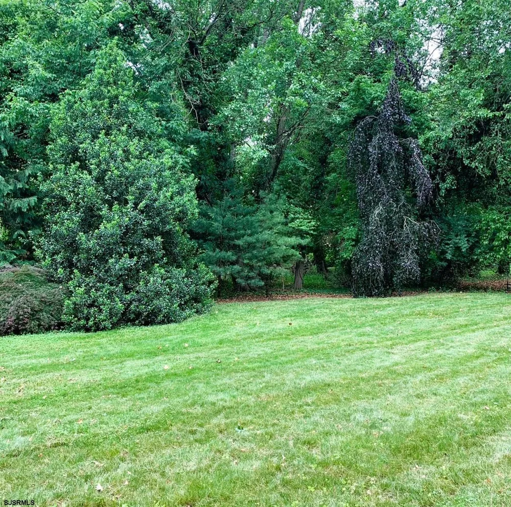 29 Birdsall Dr Upper Deerfield Township, NJ 08302