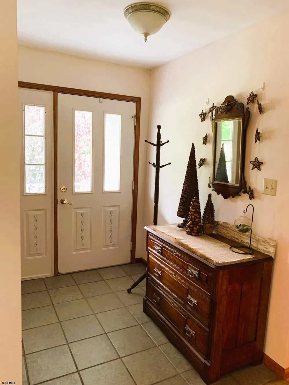 29 Birdsall Dr Upper Deerfield Township, NJ 08302