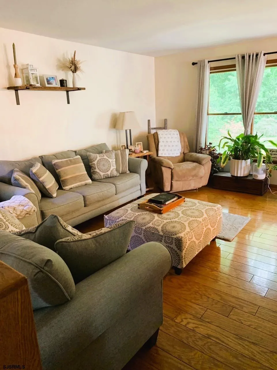 29 Birdsall Dr Upper Deerfield Township, NJ 08302