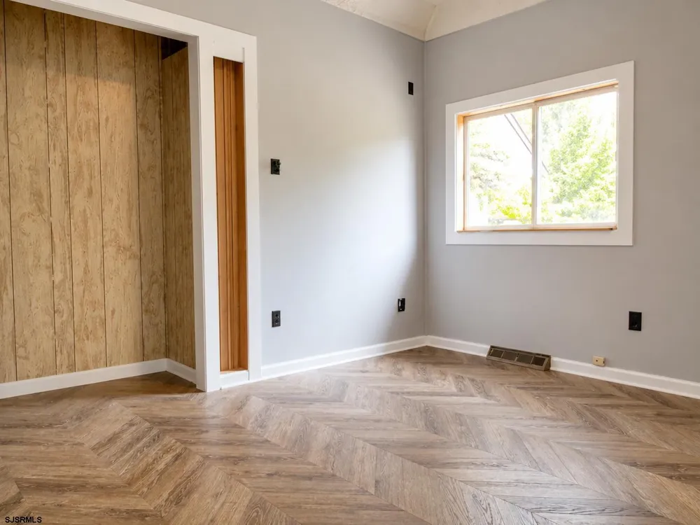 34 Northfield Ave Northfield, NJ 08225