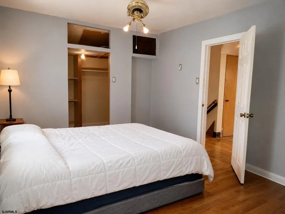 34 Northfield Ave Northfield, NJ 08225