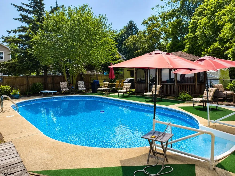 34 Northfield Ave Northfield, NJ 08225