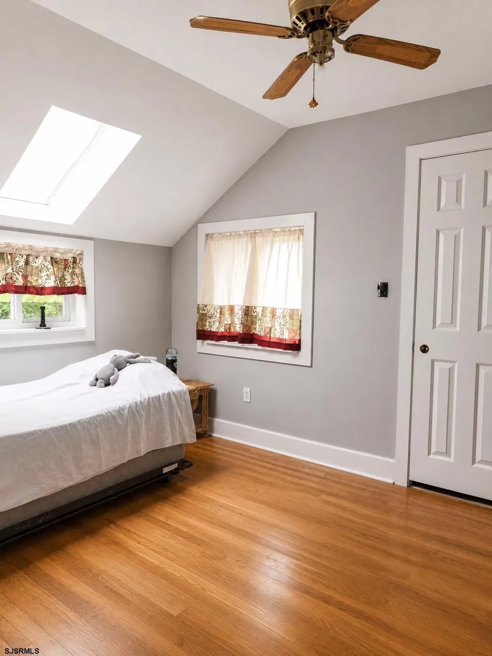 34 Northfield Ave Northfield, NJ 08225