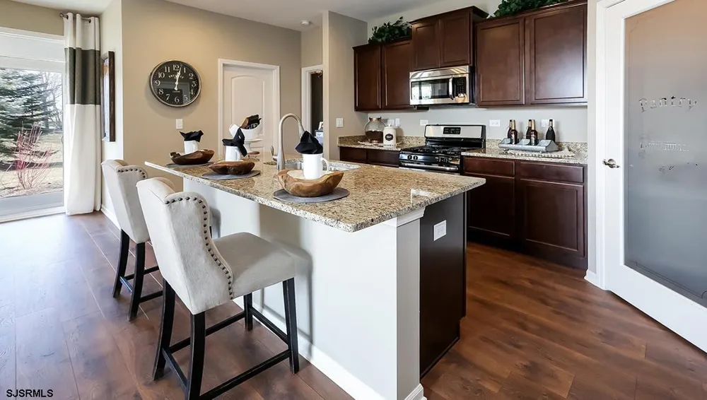 216 Huntington Dr Egg Harbor Township, NJ 08234
