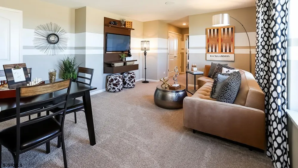 216 Huntington Dr Egg Harbor Township, NJ 08234