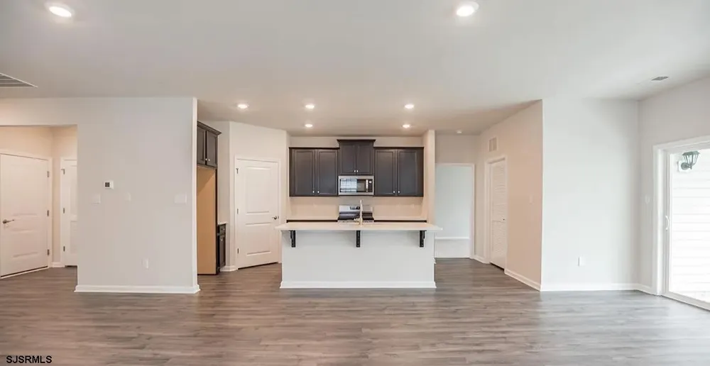 216 Huntington Dr Egg Harbor Township, NJ 08234