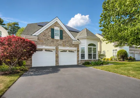 21 Lewis Dr