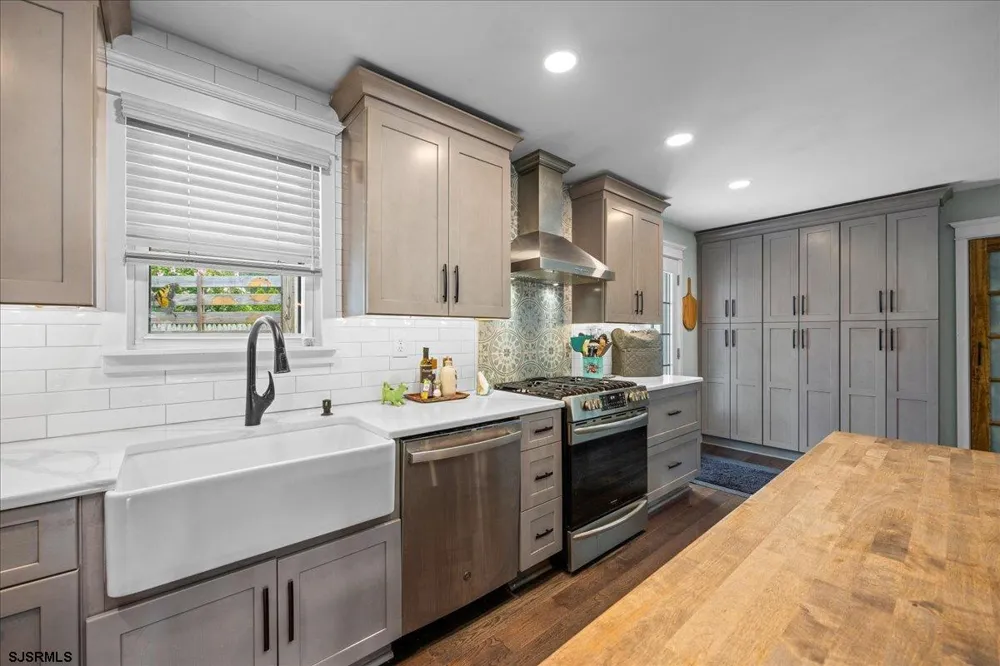 26 Northview Dr Dr Somers Point, NJ 08244