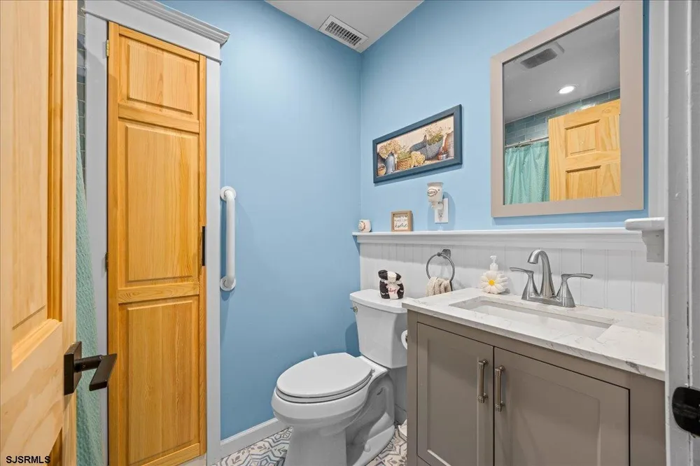 26 Northview Dr Dr Somers Point, NJ 08244