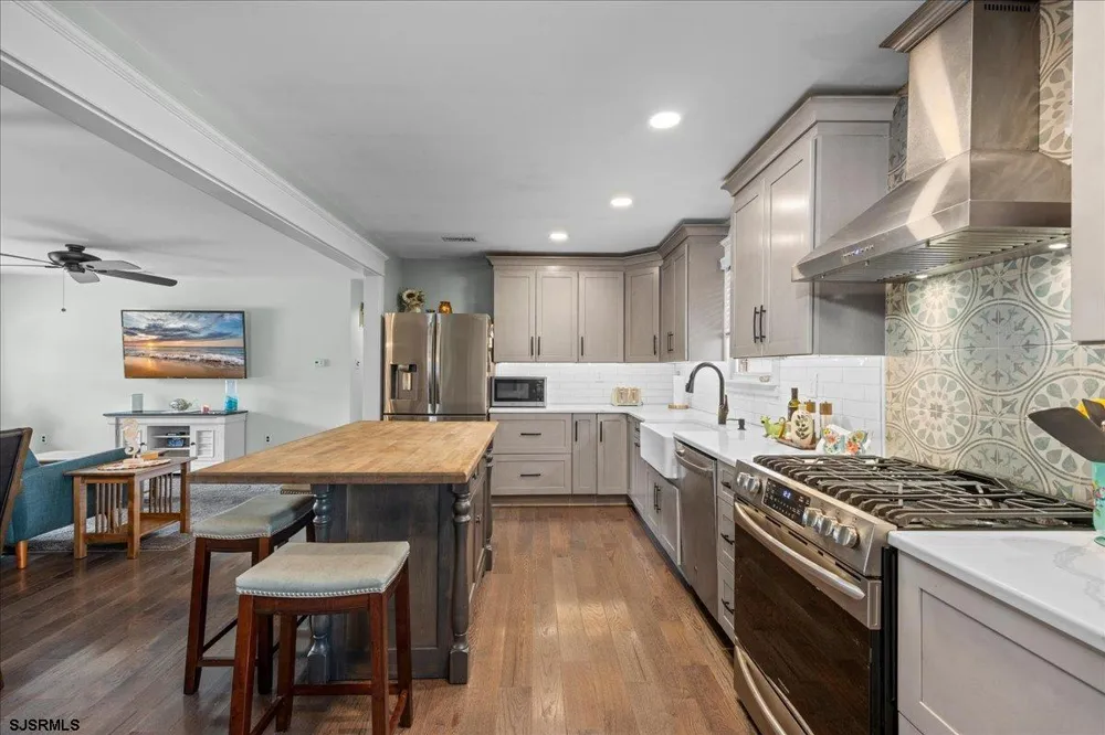 26 Northview Dr Dr Somers Point, NJ 08244