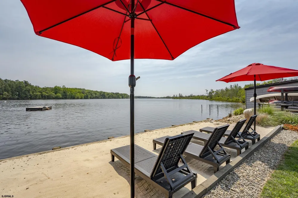5344 River Dr Hammonton, NJ 08037