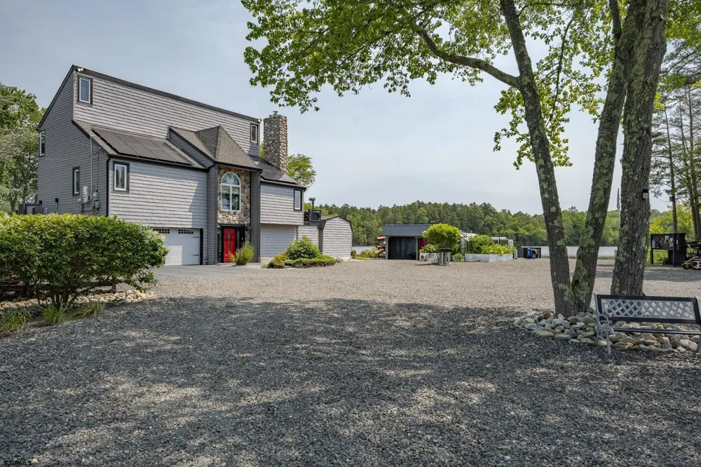 5344 River Dr Hammonton, NJ 08037