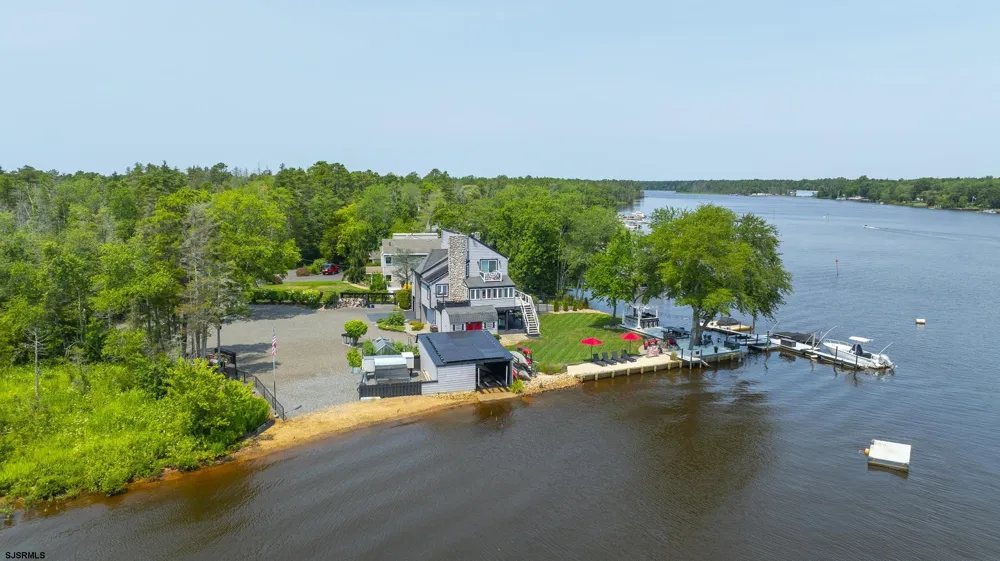 5344 River Dr Hammonton, NJ 08037