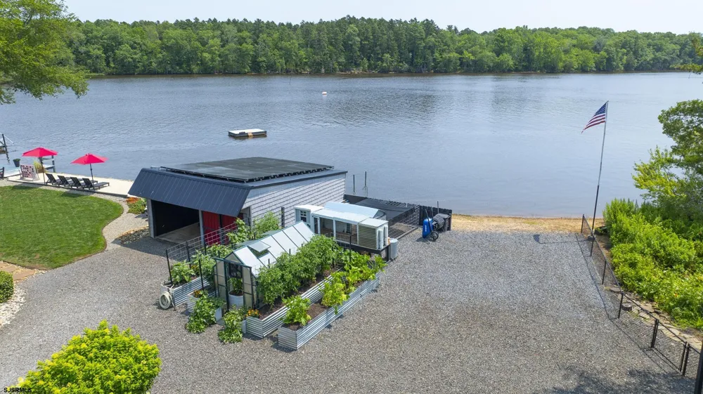 5344 River Dr Hammonton, NJ 08037