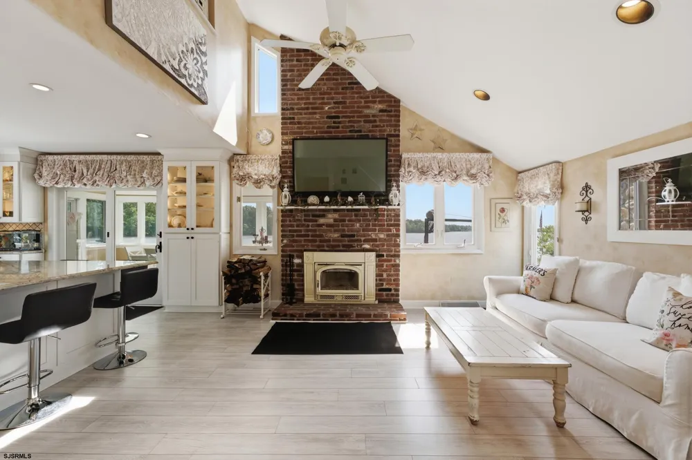 5344 River Dr Hammonton, NJ 08037