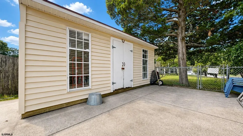 516 Pennsylvania Ave Somers Point, NJ 08244