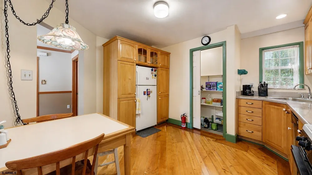 127 W Pierson Avenue Somers Point, NJ 08244