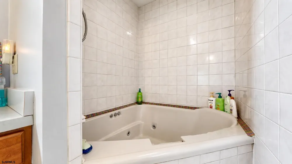 127 W Pierson Avenue Somers Point, NJ 08244