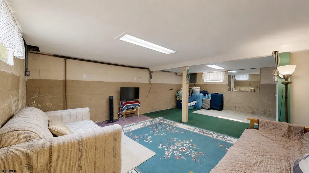 127 W Pierson Avenue Somers Point, NJ 08244