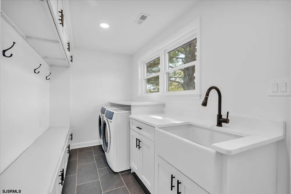 2823 Schooner Ln Hammonton, NJ 08037