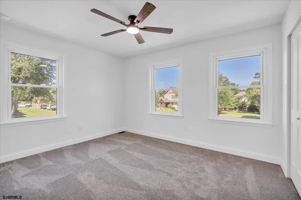 2823 Schooner Ln Hammonton, NJ 08037
