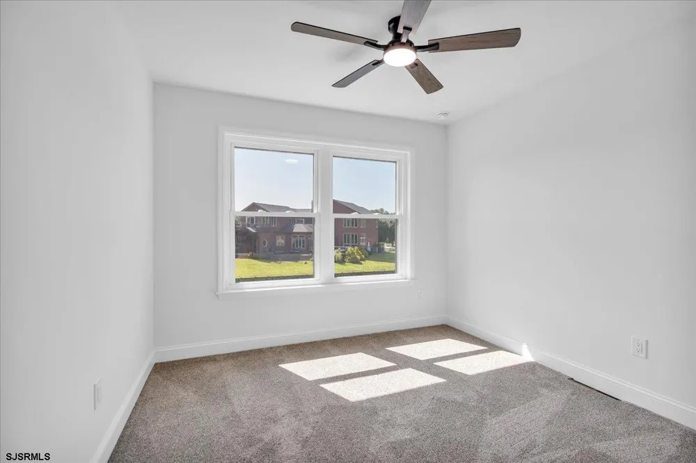 2823 Schooner Ln Hammonton, NJ 08037