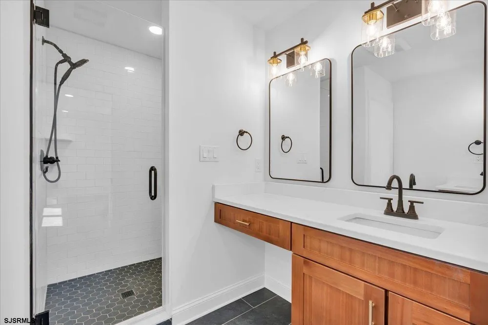 2823 Schooner Ln Hammonton, NJ 08037