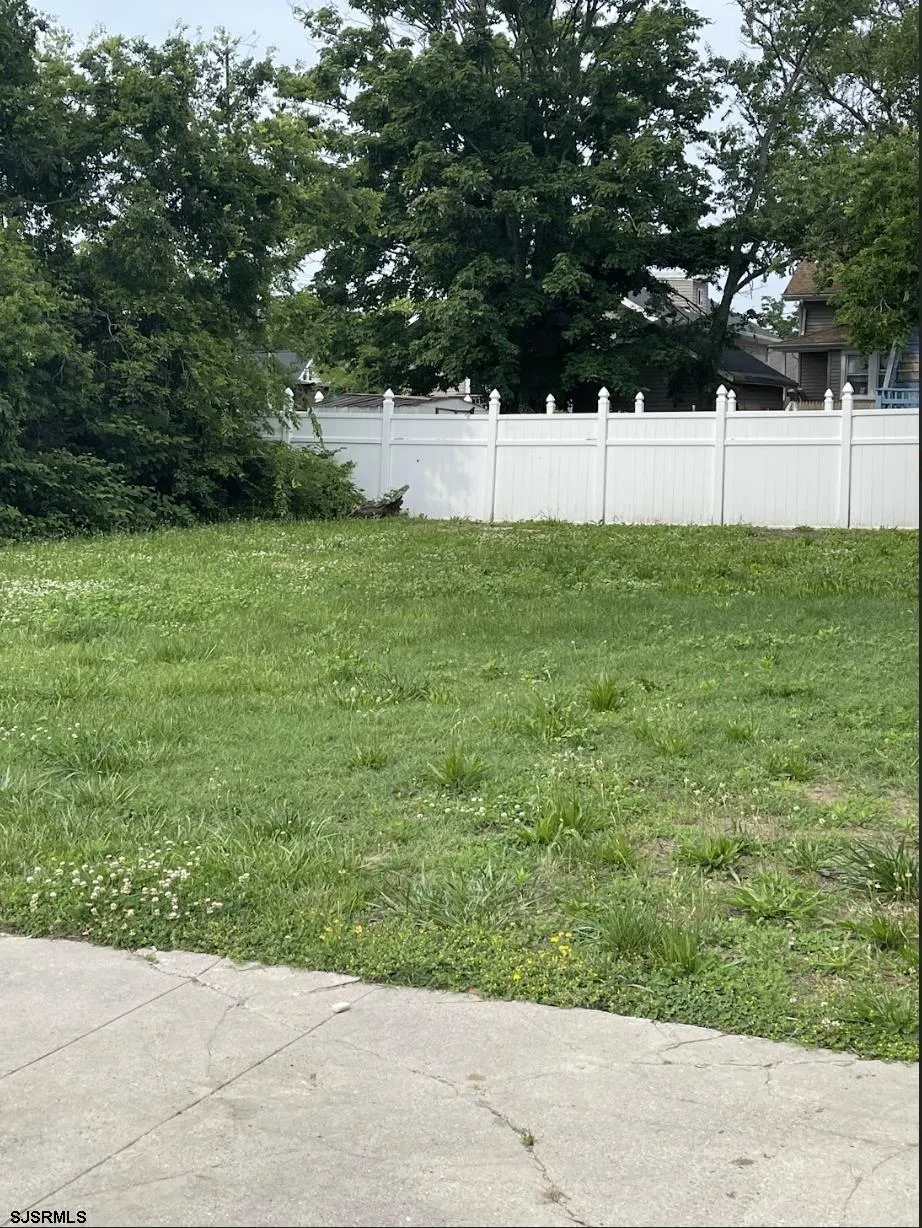 442 N Massachusetts Ave Atlantic City, NJ 08401