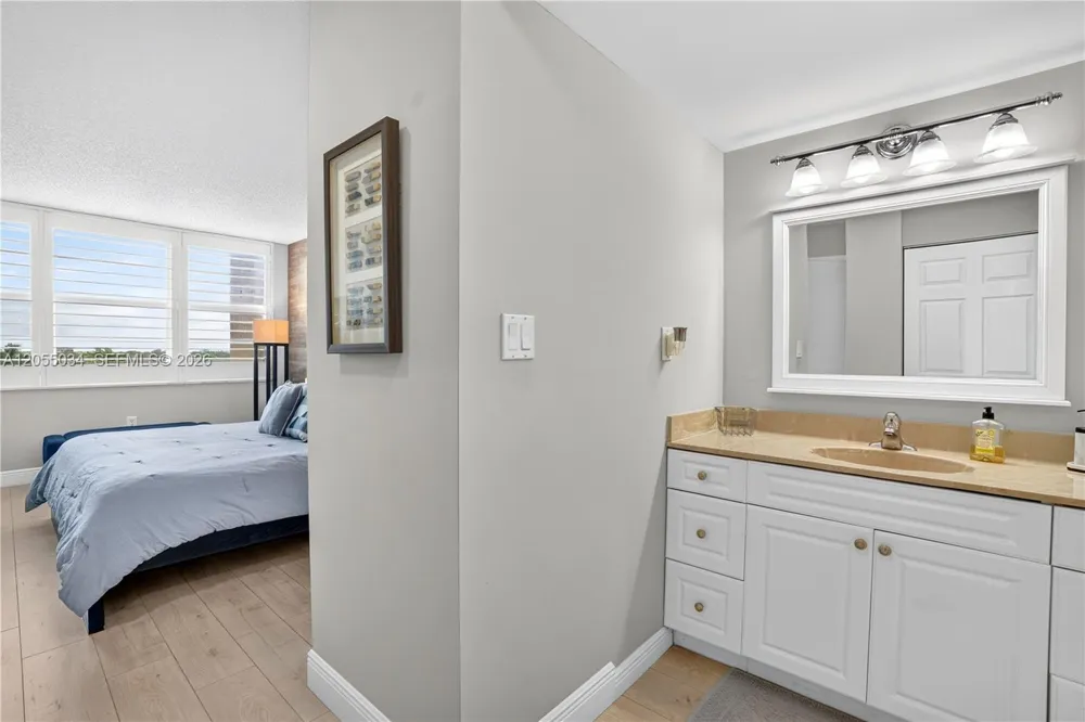 900 Saint Charles Pl #621 Pembroke Pines, FL 33026