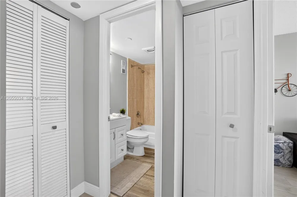 900 Saint Charles Pl #621 Pembroke Pines, FL 33026
