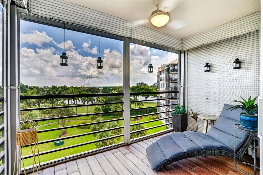 900 Saint Charles Pl #621 Pembroke Pines, FL 33026