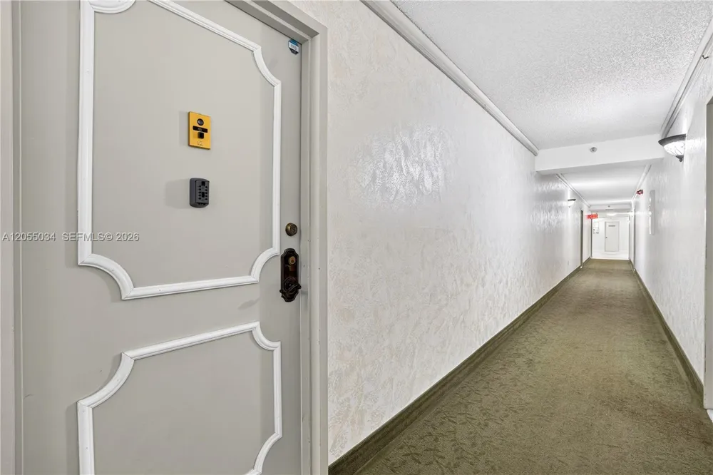 900 Saint Charles Pl #621 Pembroke Pines, FL 33026