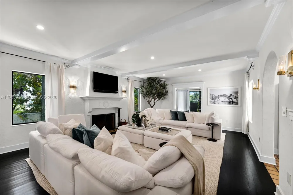 4430 Alton Rd Miami Beach, FL 33140