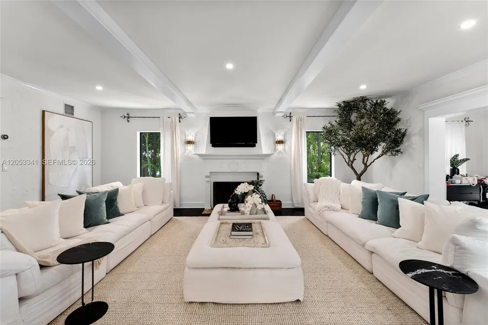 4430 Alton Rd Miami Beach, FL 33140