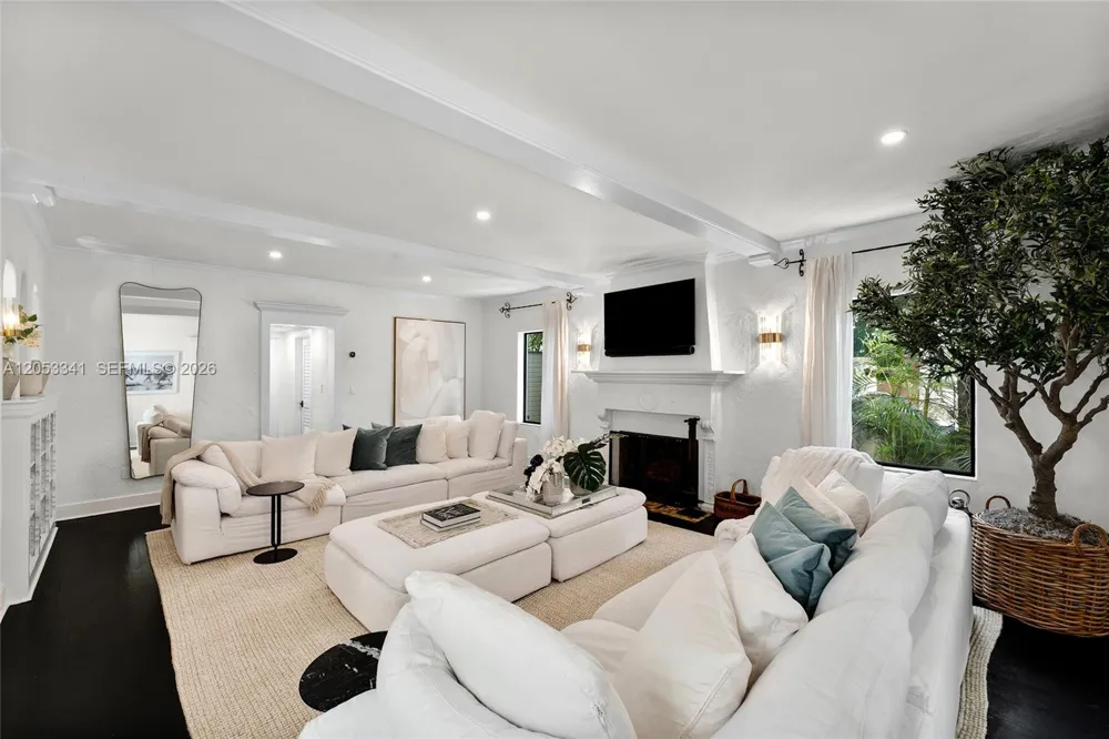 4430 Alton Rd Miami Beach, FL 33140