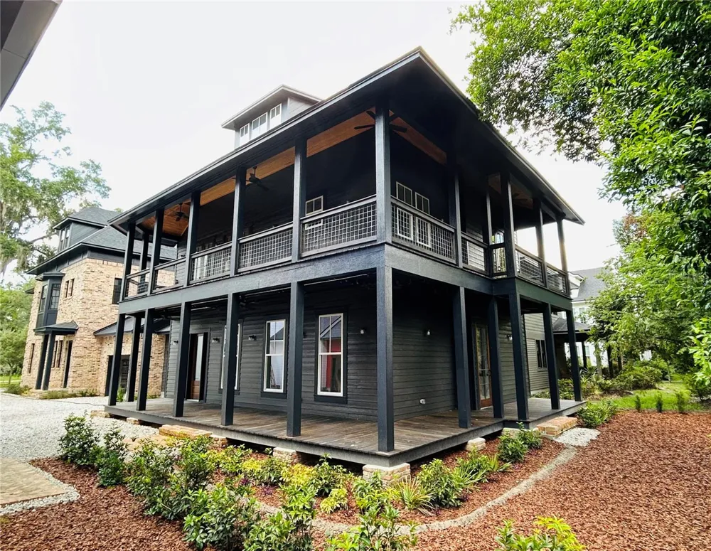 296 NW 12TH AVENUE Gainesville, FL 32601