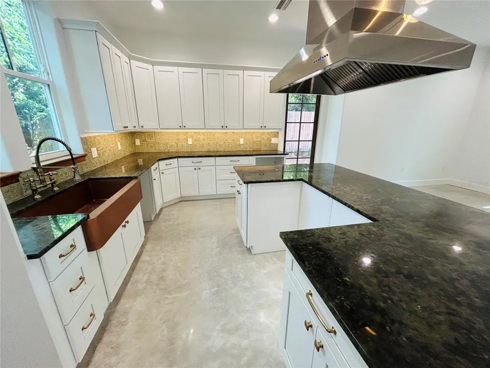 296 NW 12TH AVENUE Gainesville, FL 32601