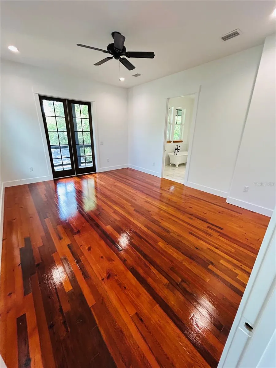 296 NW 12TH AVENUE Gainesville, FL 32601