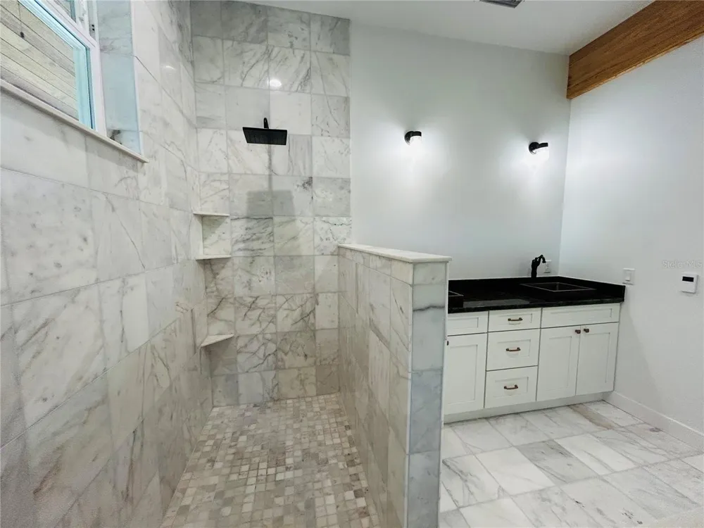 296 NW 12TH AVENUE Gainesville, FL 32601