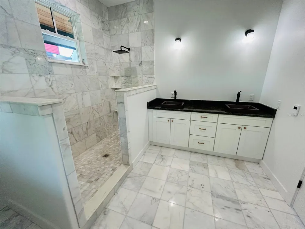 296 NW 12TH AVENUE Gainesville, FL 32601
